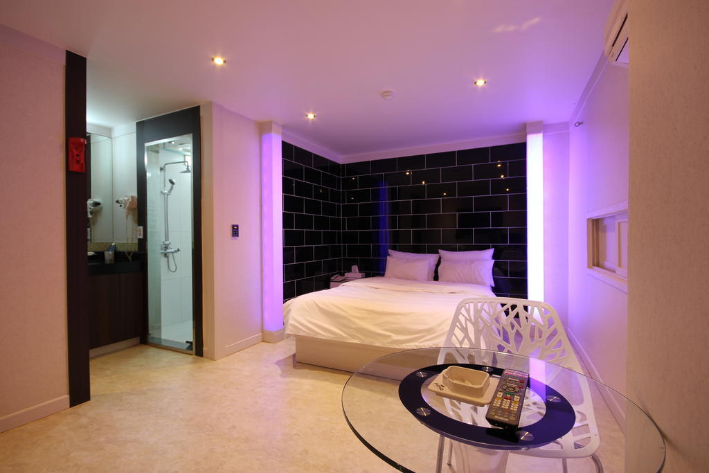 Fiona Hotel Seoul Værelse billede
